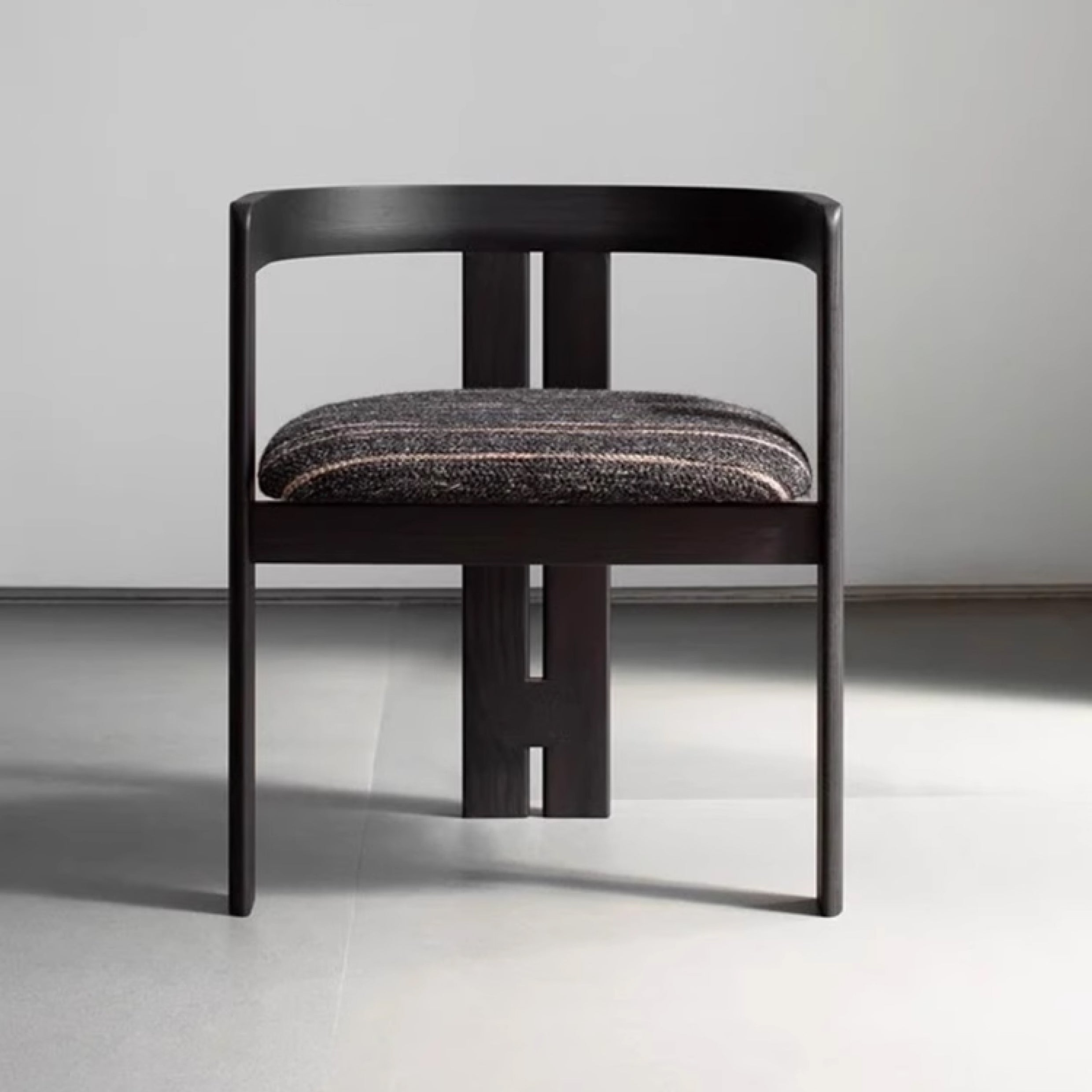 Laris Chair, Black