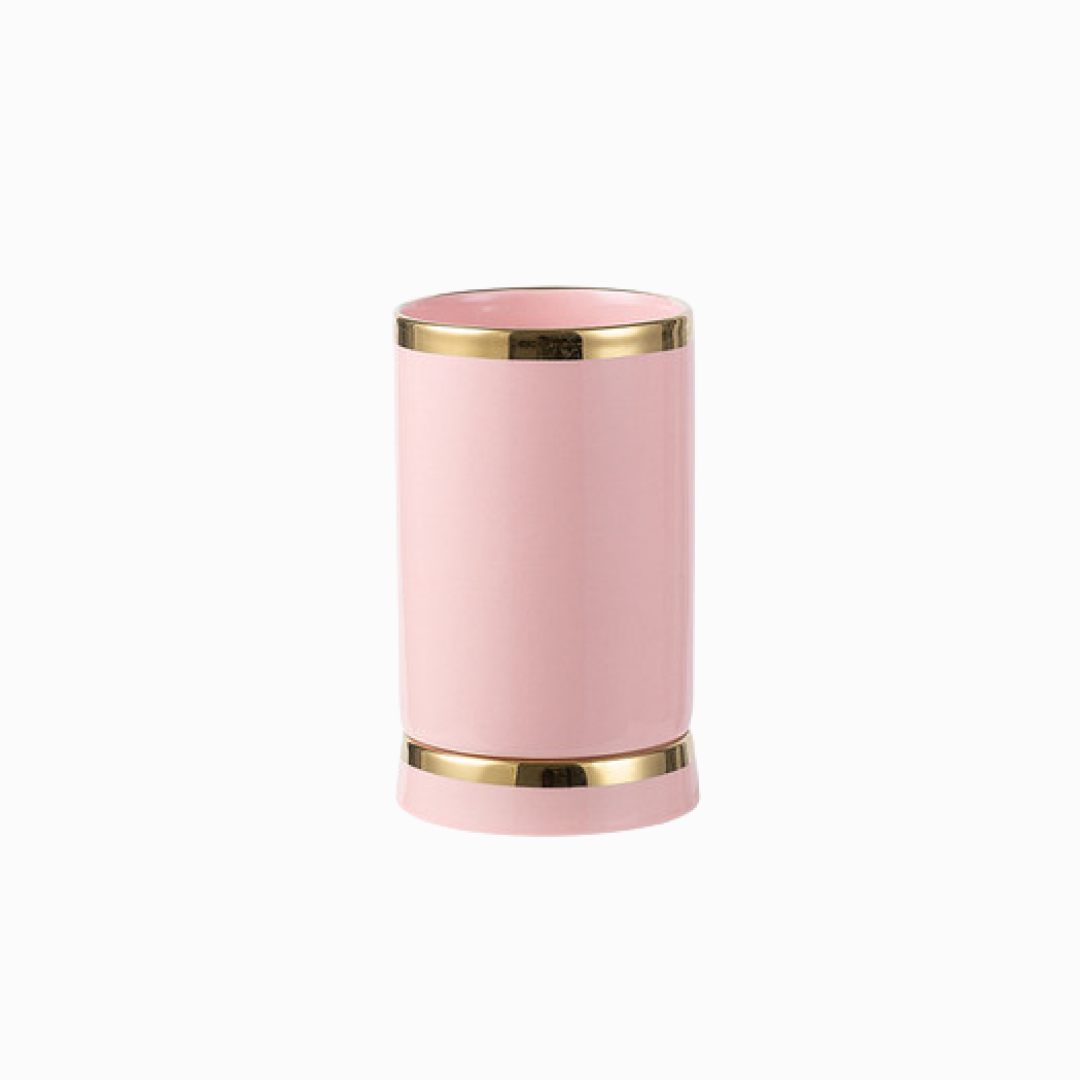 Minimalistic Kitchen Utensil Holder With Gold Edge
