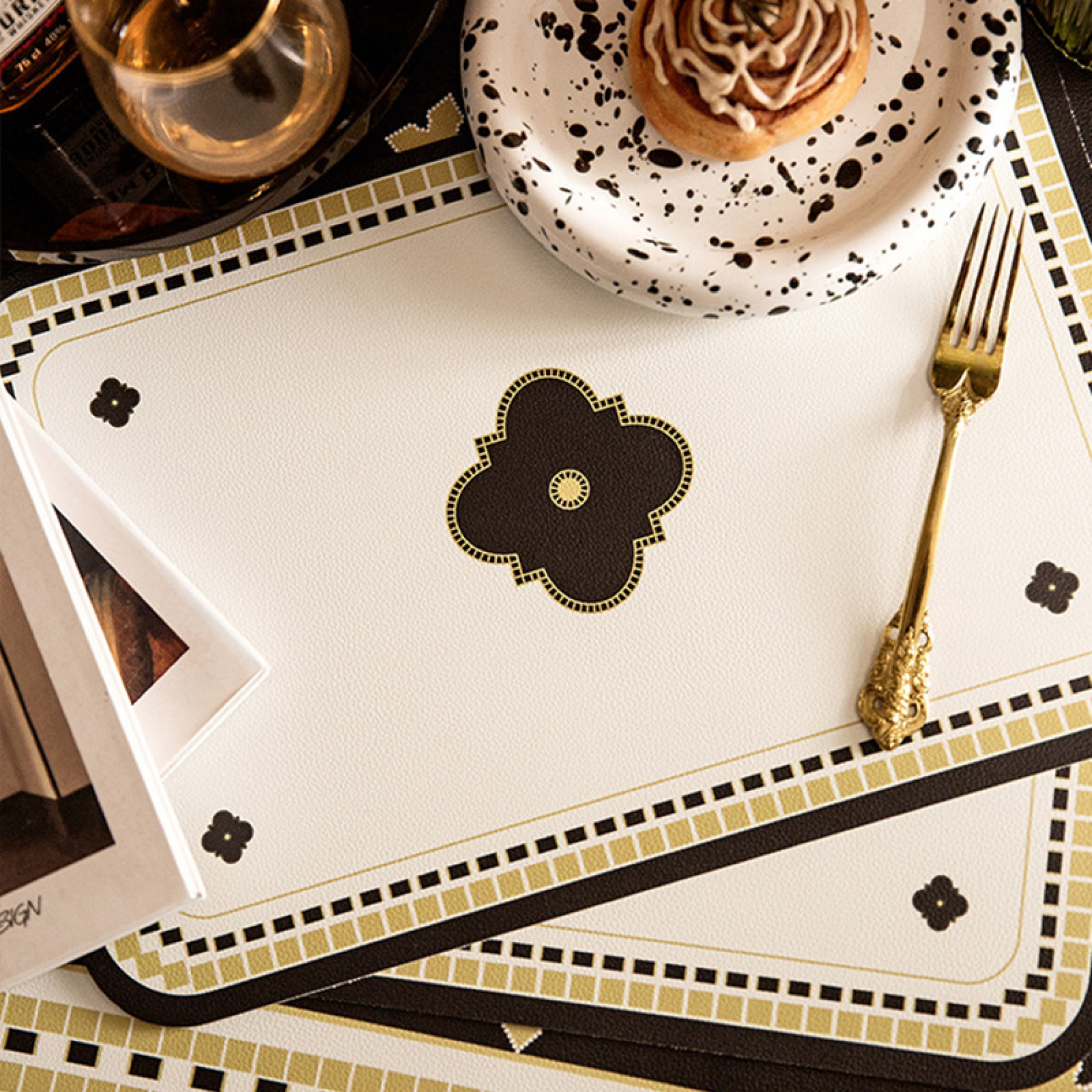 Spade Table Mat